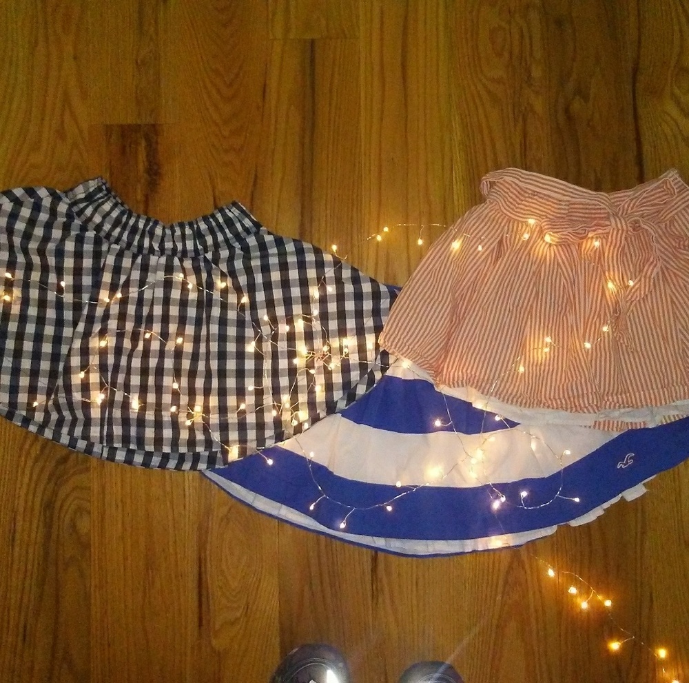 Lot of 3 Hollister youth skirts.